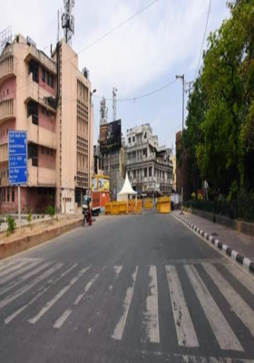 বন্ধ শহরের বারান্দা