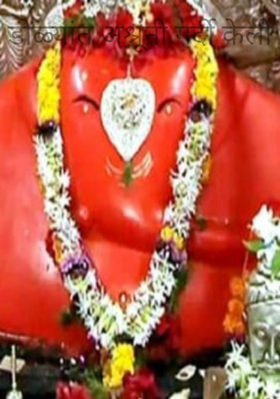 डोळ्यांत अश्रूंनी गर्दी केली