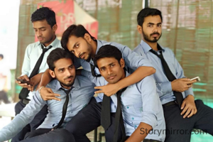 मेरी रंगत से हैं परेशान ,
कई नाराज भी हैं ।
कहीं इस मछली से हैरान,
समंदर आज भी हैं ।
@ धीरेन्द्र पांचाल 