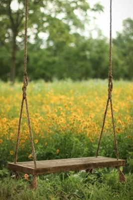 मेरी माँ के घर एक झूला है