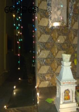 କେହିଜଣେ ଲେଖକ