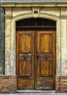 बंद दरवाजे 