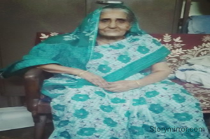 #"ବୋଉ, ମୁଁ
ପିଲା ବେଳେ ପାଠପଢ଼ା କୁ ନେଇ ବହୁତ ମିଛ ବାହାନା କରୁଥିଲି, ଦିନେ ତୁମେ ଏହି ମିଛକୁ ଧରି ମୋର ପିଠି ରେ ଦୁଇଟି ବିଧା ଦେଇଥିଲ ଓ ପାଖରେ ବସାଇ ବାଘ ଆସିଲା ଗପ କହିଥିଲ, ବିଭିନ୍ନ ଗପ ମାଧ୍ୟମରେ
ଆମ ଜୀବନ ଶୈଳୀ କୁ ଗଢିଥିଲ, ସତ୍ୟ ବଚନ, ସତ୍ ପଥ ଅମୋଘ ଅସ୍ତ୍ର ବୋଲି ସୂଚେଇ ଥିଲ, ତୁମେ ହିଁ ଜୀବନର ପ୍ରଥମ ଗୁରୁ, ଚଳନ୍ତି ଦେବୀ ମା।  "