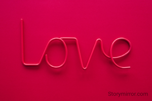 रिश्ते मैं प्यार हो तो  क्या कहें 
कैसा लगता हैं।
दो जहाँ कि जन्नत सा सुकून मिलता हैं।