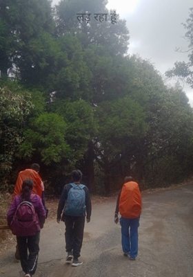 लड़ रहा हूं