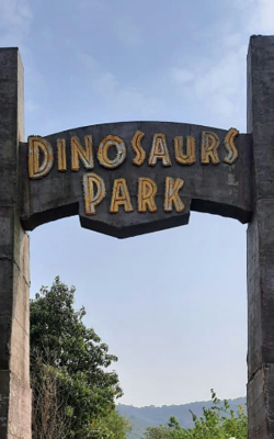 A DAY AT THE DINOSAURS PARK