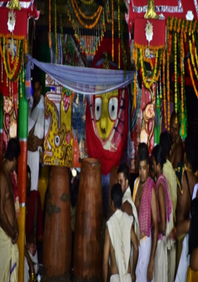 ଅଧରପଣାରେ ଅଧର ମଧୁର