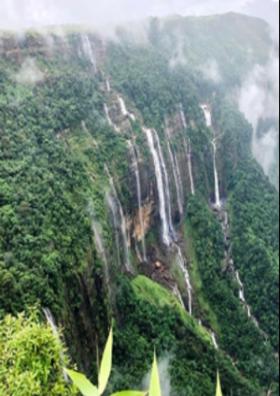 পাহাড়ি ঝরনা