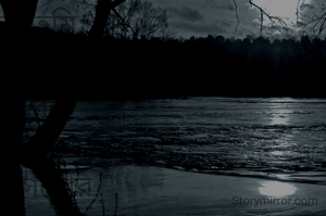 মাঝেমাঝে ঝগড়া হওয়াটা জরুরি। সত্যি বলছি। এই যে ধরো তুমি ওকে ভালোবাসো, ও তোমাকে ভালোবাসে, তোমাদের মাঝে একটা জোর ঝামেলা বাধলো। এরপরই তোমরা কথা বলা বন্ধ করে দেবে স্বাভাবিক ভাবেই। একদিন, দুদিন, তিনদিন... সময় কাটবে। একে ওপরের কথা মনে পড়বে তোমাদের। কিন্তু তাও তোমরা কেউ কারোর সাথেই কথা বলবে না। হঠাৎ করে একদিন দেখা করবে তোমরা! আর বিশ্বাস কর সেদিন যে যতবেশি কাঁদবে তার ভালোবাসা ততো আসল। 