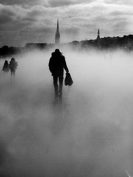 धुन्ध में खोए हम!